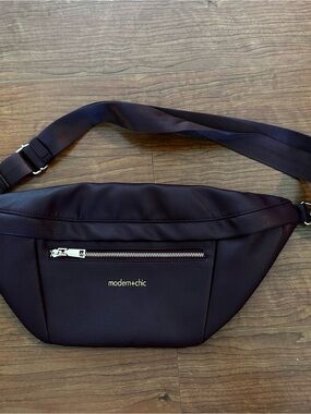 Women's Crossbody Belt Bag in Deep Plum